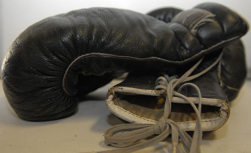 boxing gloves picture